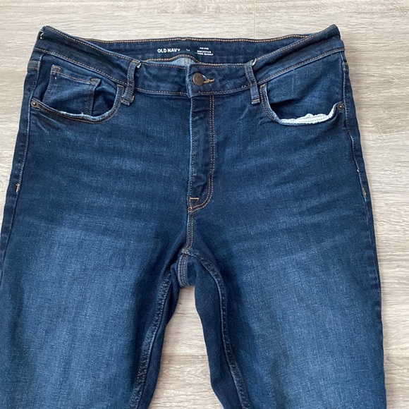 Old Navy Plus Size Mid-Rise Rockstar Super-Skinny Jeans - Picture 2 of 11